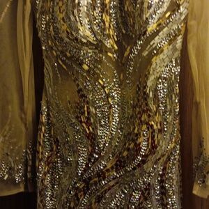 Jovani perfect for the holiday worn once